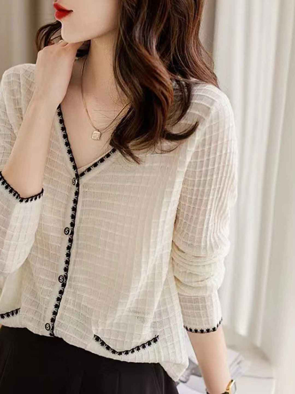 Mariah Classic V-Neck Contrasted Color Knitted Cardigan