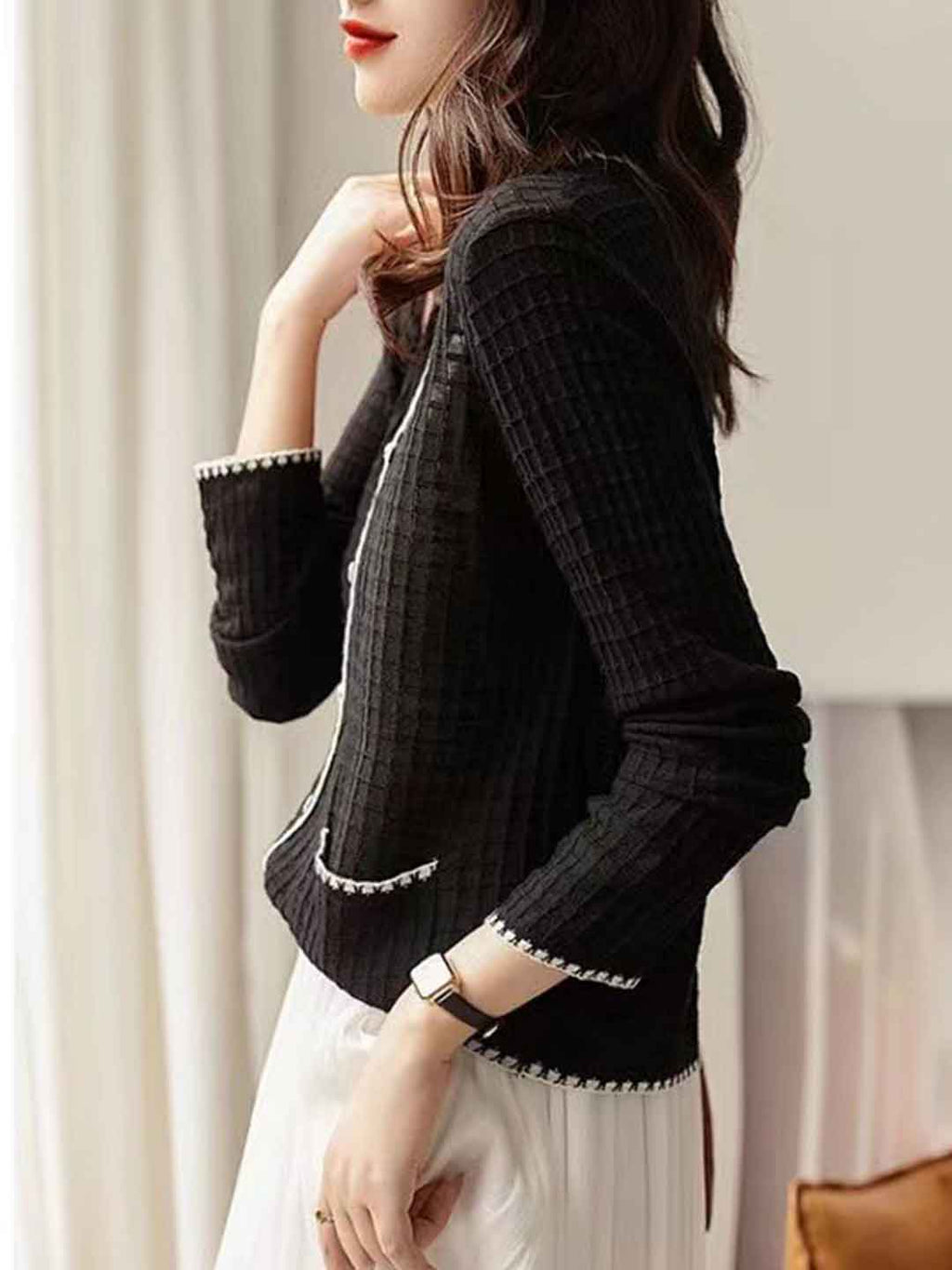 Mariah Classic V-Neck Contrasted Color Knitted Cardigan